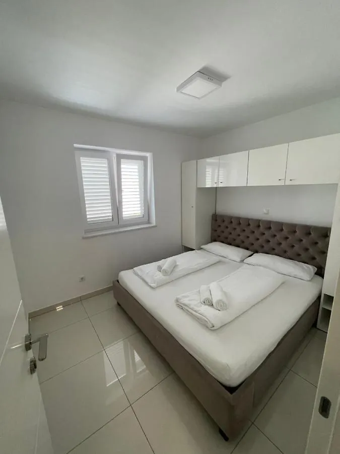 Villa San Antonio-Exclusive Apartments Baska