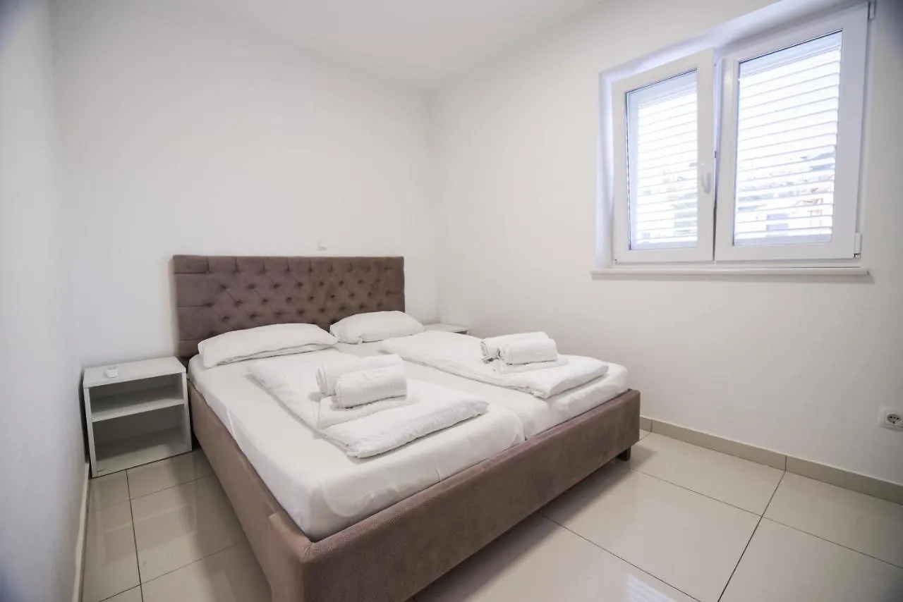 بيت ضيافة Villa San Antonio-Exclusive Apartments باشْكا