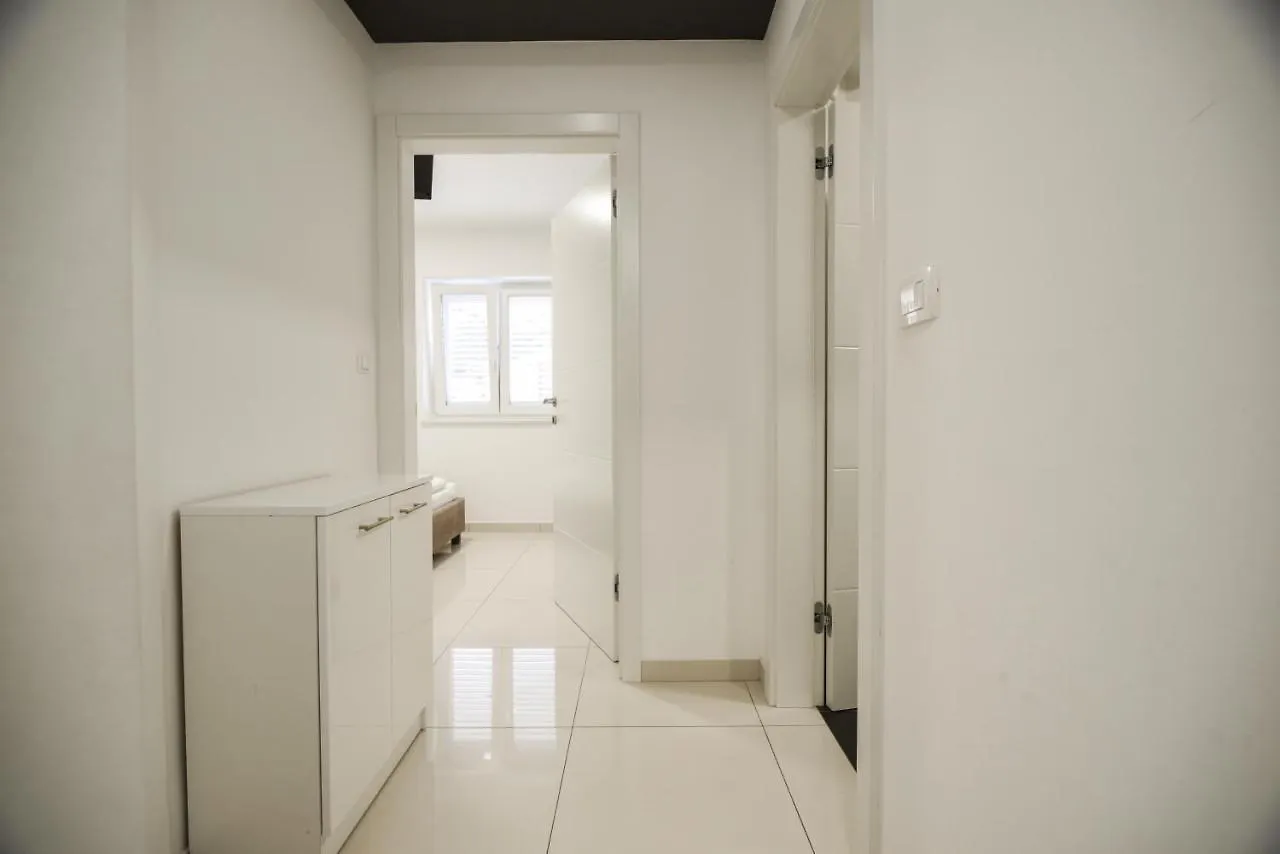 بيت ضيافة Villa San Antonio-Exclusive Apartments باشْكا